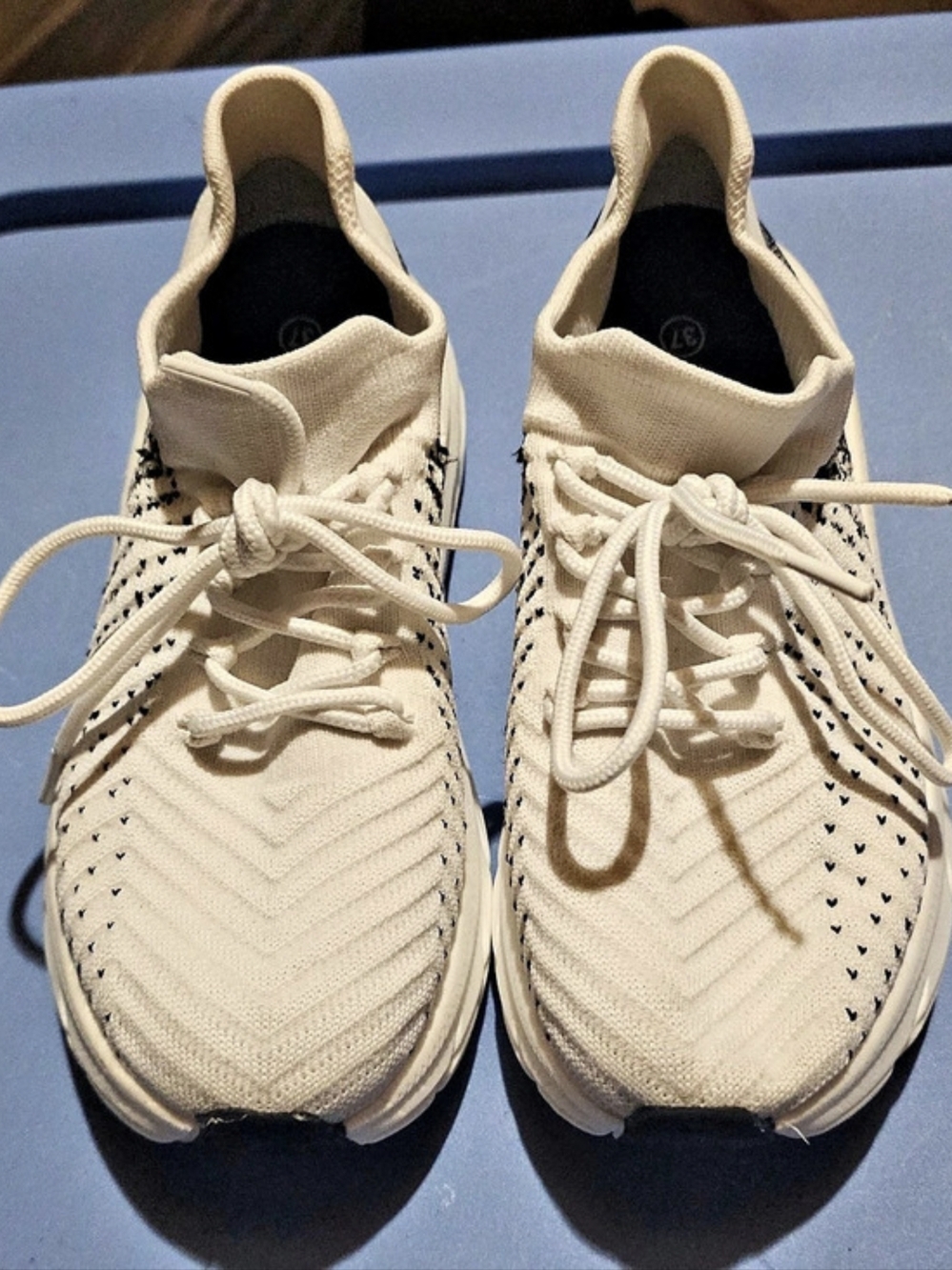 Knit Athletic Sneakers Cream & Black EU 37